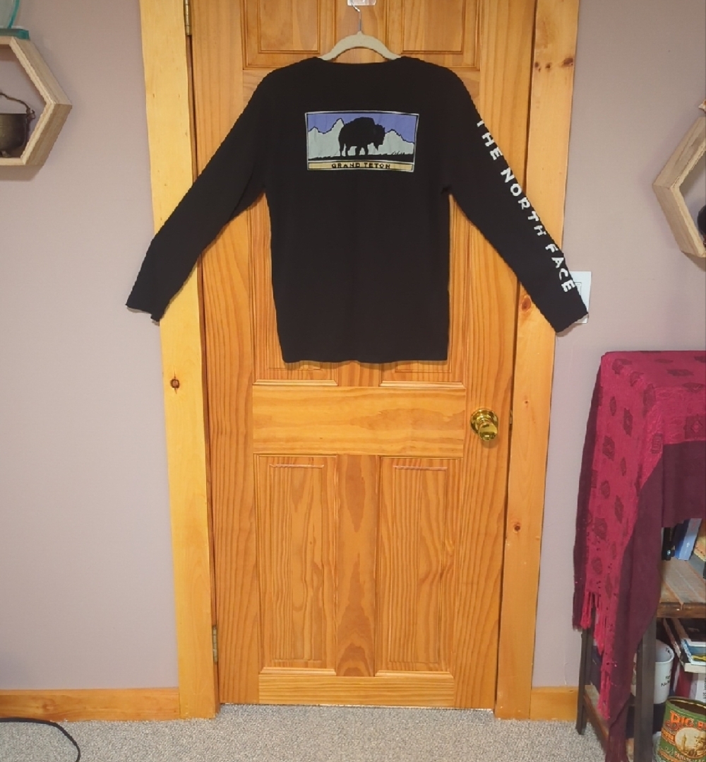The North Face Black Long Sleeve Crewneck with White Logo - Picture 4 of 5